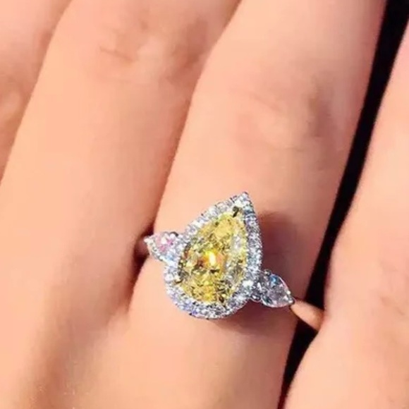 925 Sterling Silver Pear-Shaped Yellow Engagement Ring - Picture 12 of 12